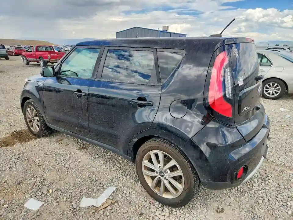 KNDJP3A58H7465348 2017 KIA SOUL-1