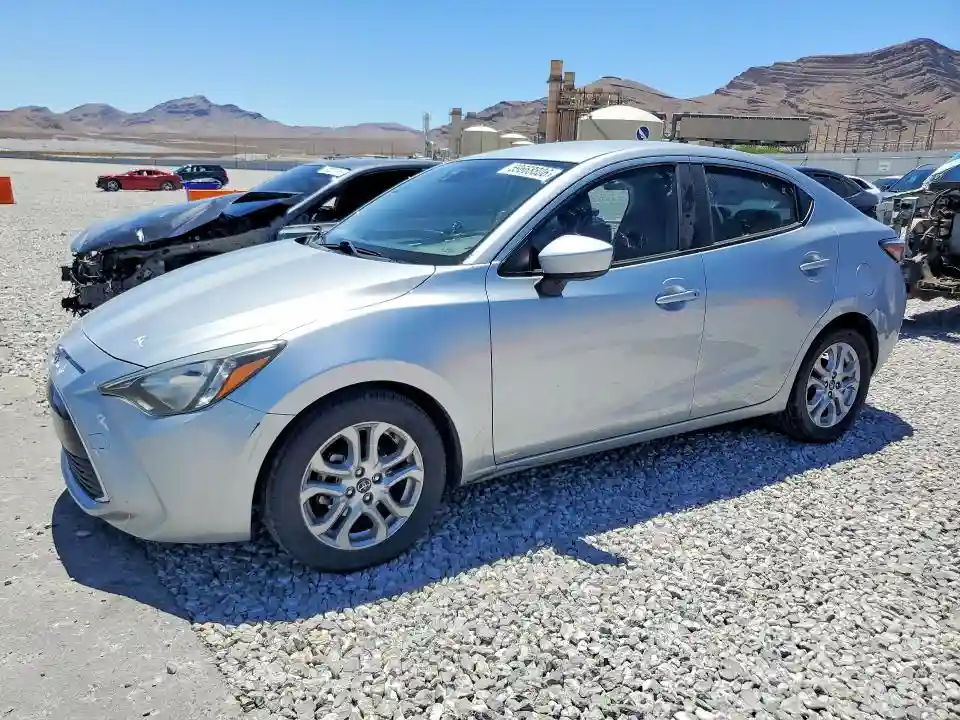 3MYDLBYV4JY306888 2018 TOYOTA YARIS IA B-0