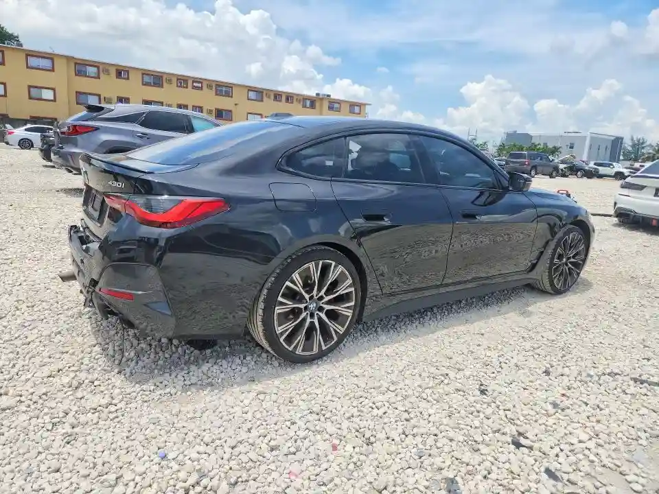WBA63AV00RFR12232 2024 BMW 4 SERIES-2