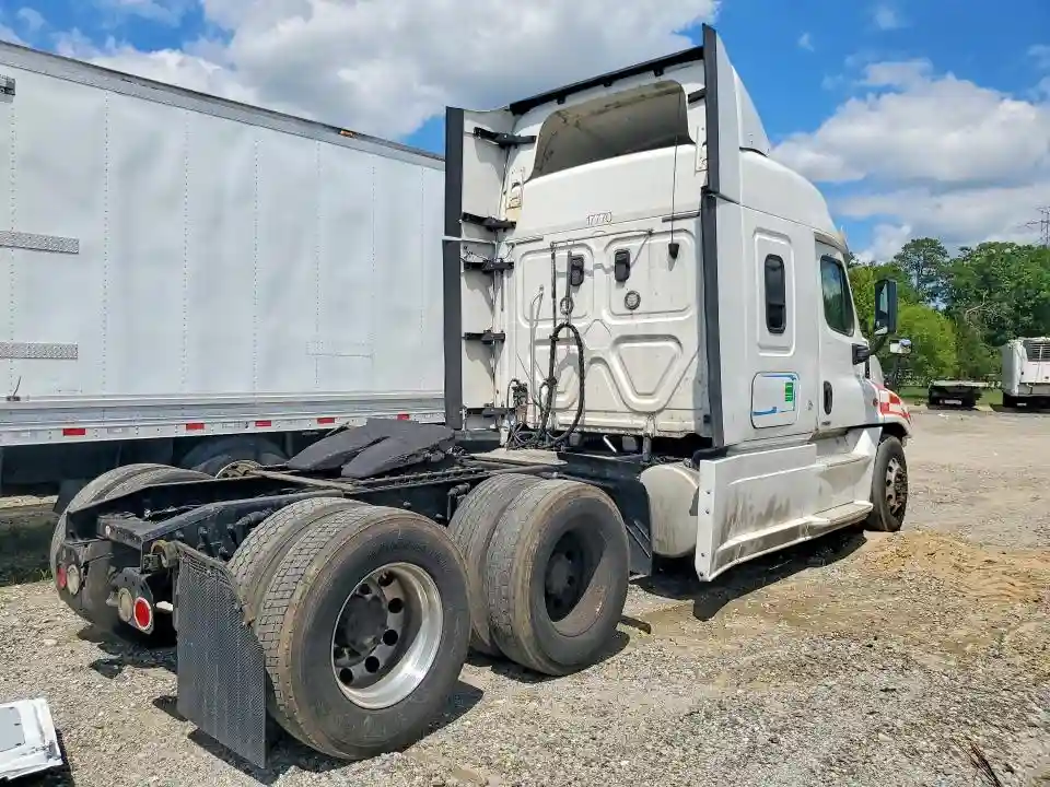 1FUJGLDR0HLJB5318 2017 FREIGHTLINER ALL OTHER-2