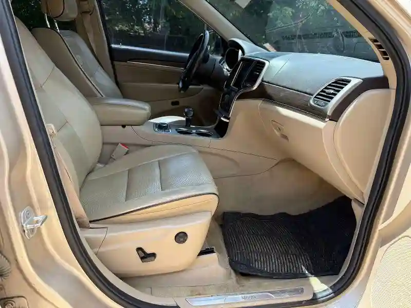 1C4RJFCG9EC247913 2012 JEEP GRAND CHEROKEE-4