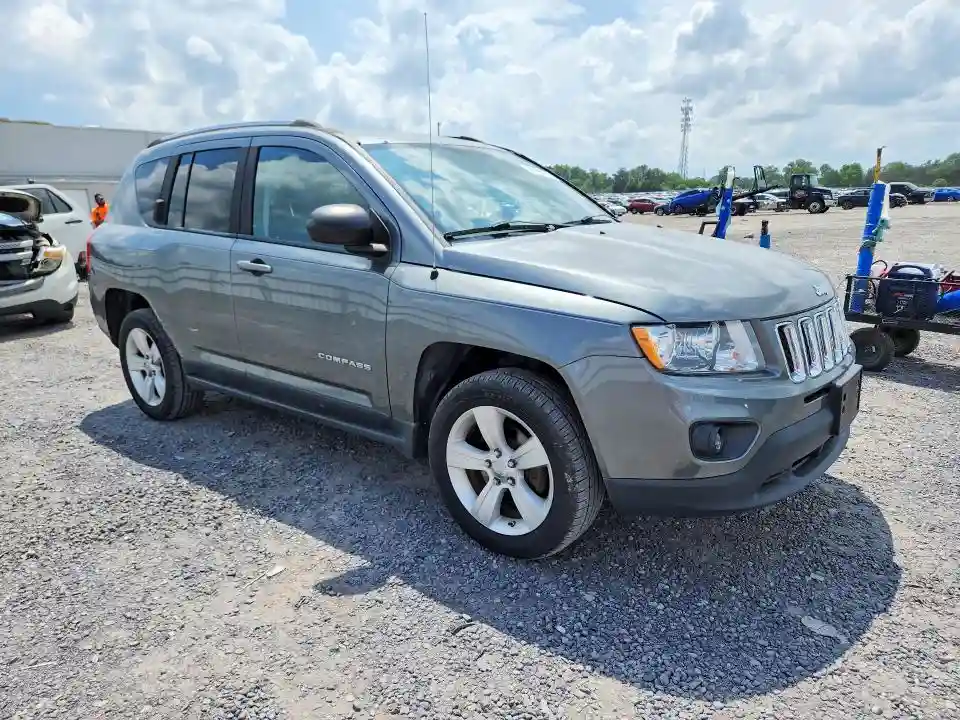 1C4NJDBB1CD632334 2012 JEEP COMPASS-3