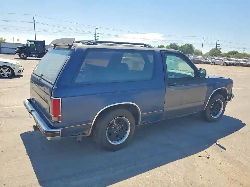 1GNCS18R3H0112133 1987 CHEVROLET BLAZER-2