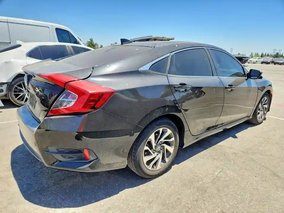 2HGFC2F73JH500458 2018 HONDA CIVIC-2