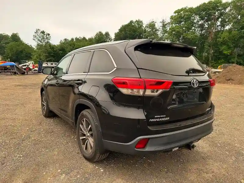 5TDJZRFHXJS897290 2018 TOYOTA HIGHLANDER-2