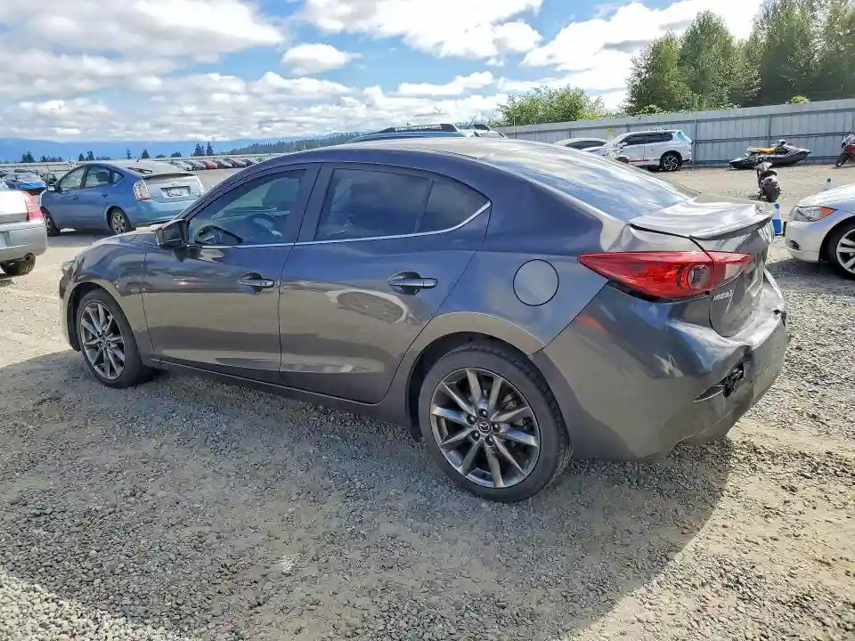 3MZBN1V3XJM272232 2018 MAZDA 3-1