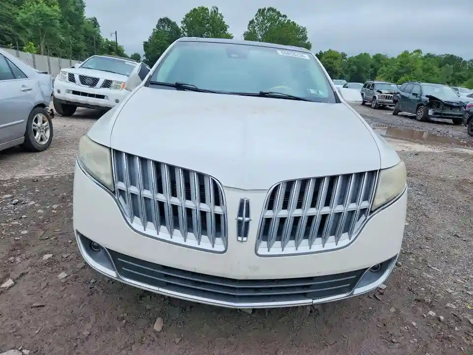 2LMHJ5AT1BBJ50125 2011 LINCOLN MKT-4