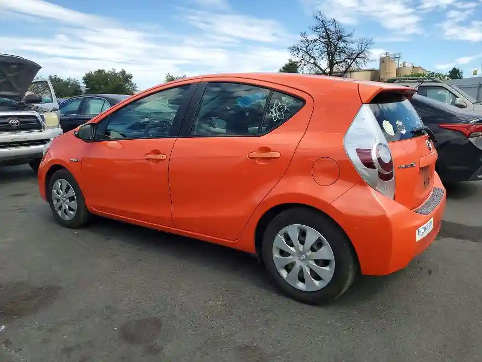 JTDKDTB36D1038340 2013 TOYOTA PRIUS-1