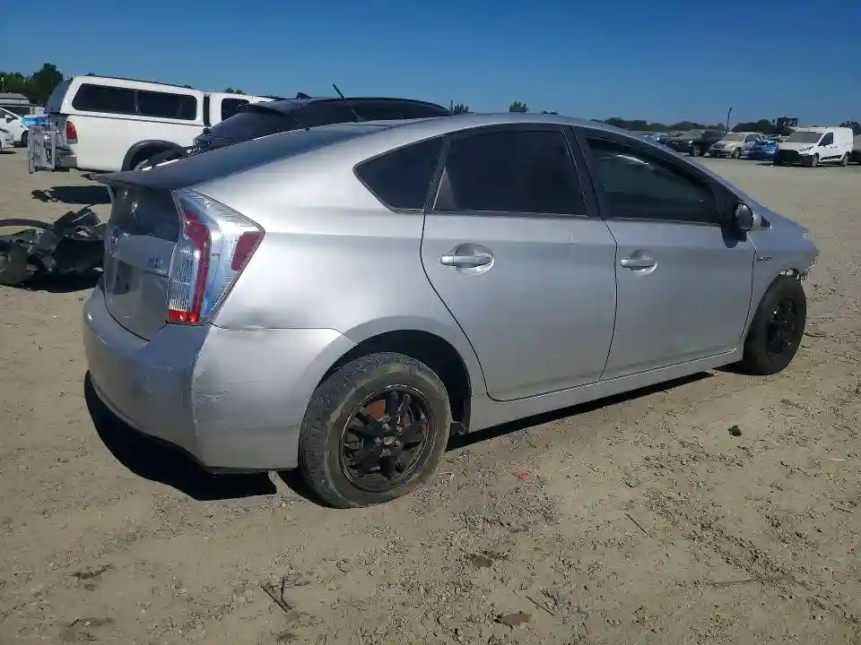JTDKN3DU3E1832295 2014 TOYOTA PRIUS-2