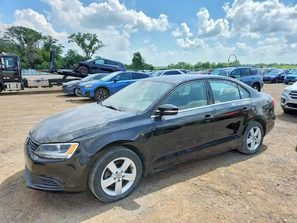 3VW3L7AJ0DM408857 2013 VOLKSWAGEN JETTA-0