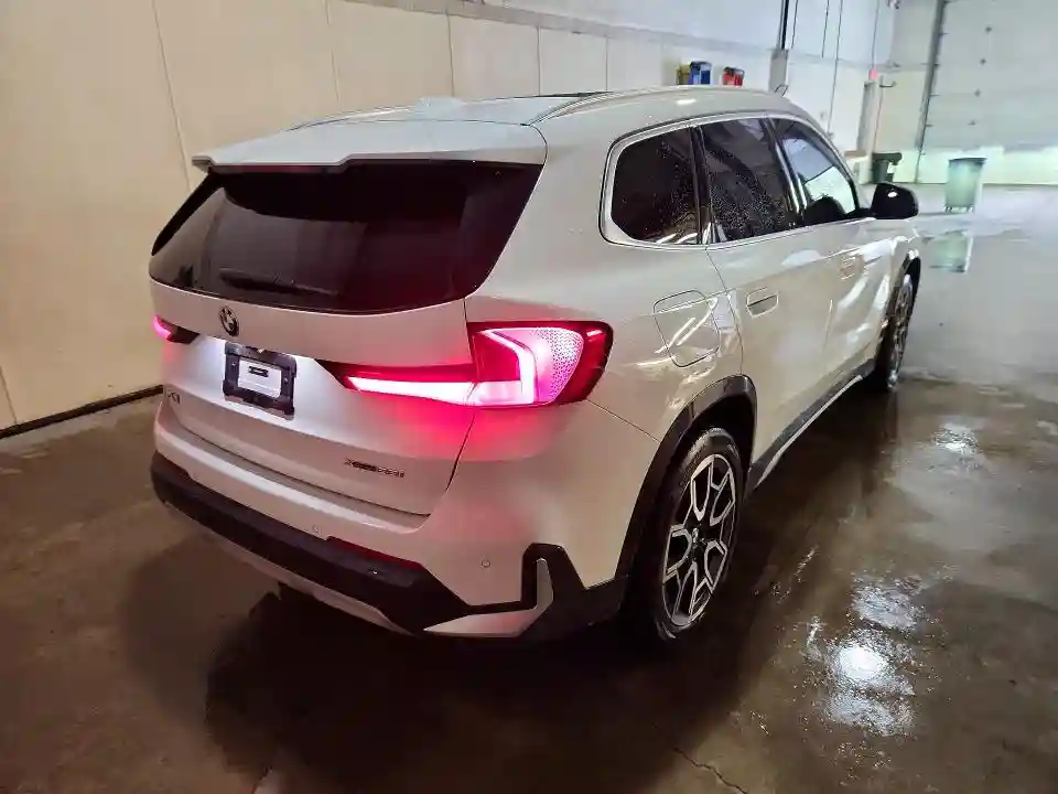 WBX73EF08R5Z38941 2024 BMW X1-2