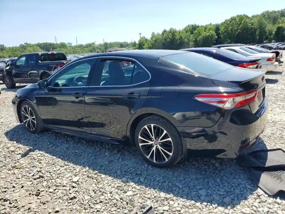 4T1B11HK0JU624596 2018 TOYOTA CAMRY-1