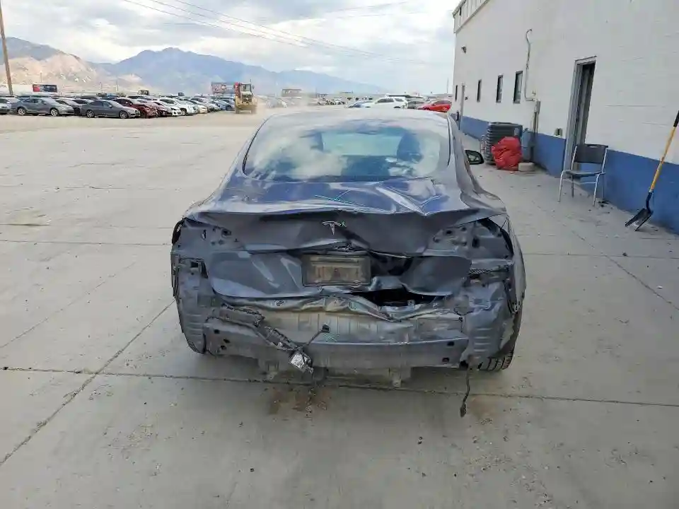 5YJ3E1EA7NF372482 2022 TESLA MODEL 3-5