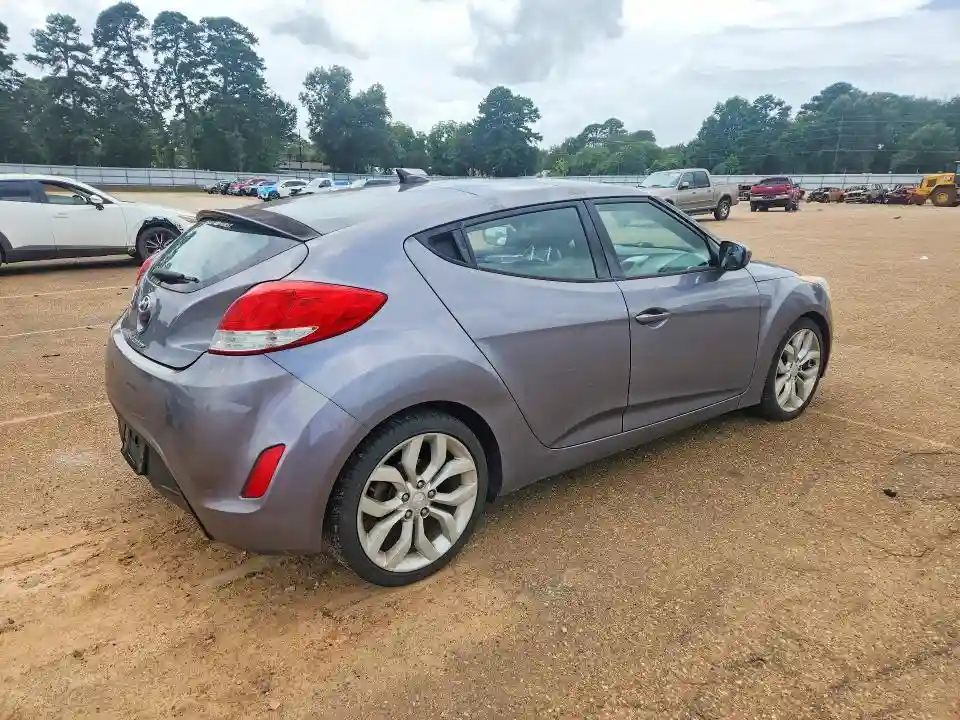 KMHTC6AD1DU145504 2013 HYUNDAI VELOSTER-2