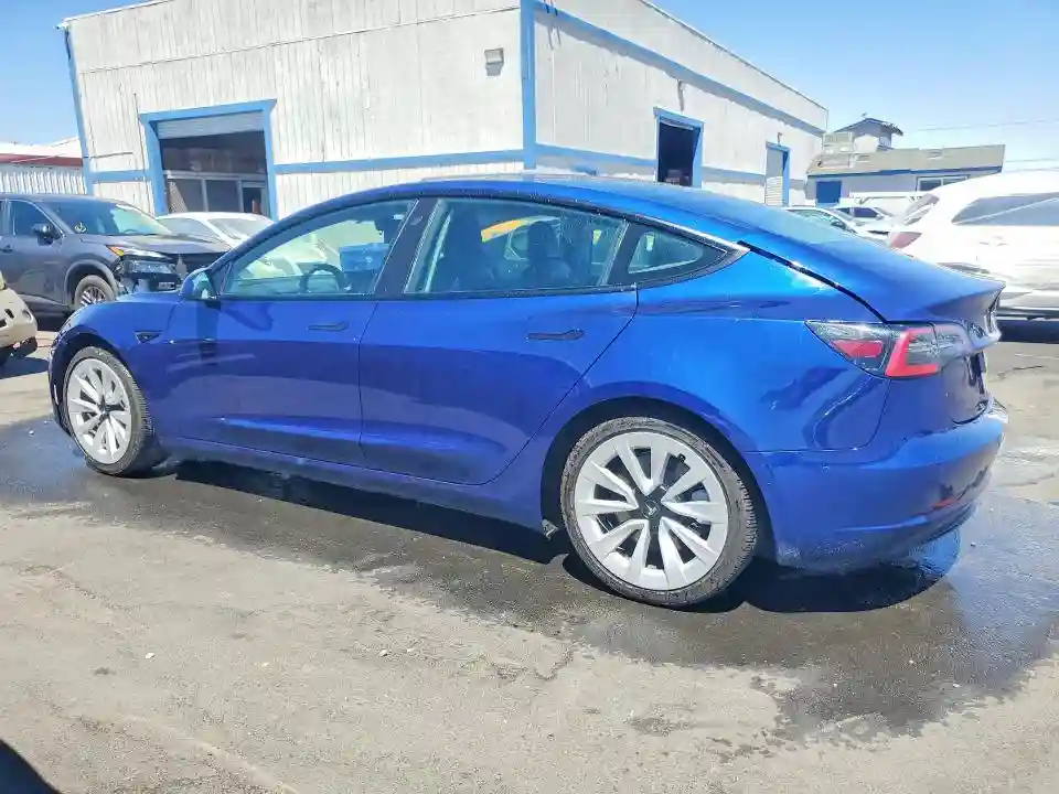 5YJ3E1EA2NF370798 2022 TESLA MODEL 3-1
