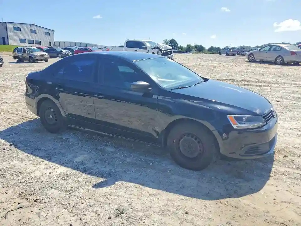 3VW1K7AJ2EM368521 2014 VOLKSWAGEN JETTA-3