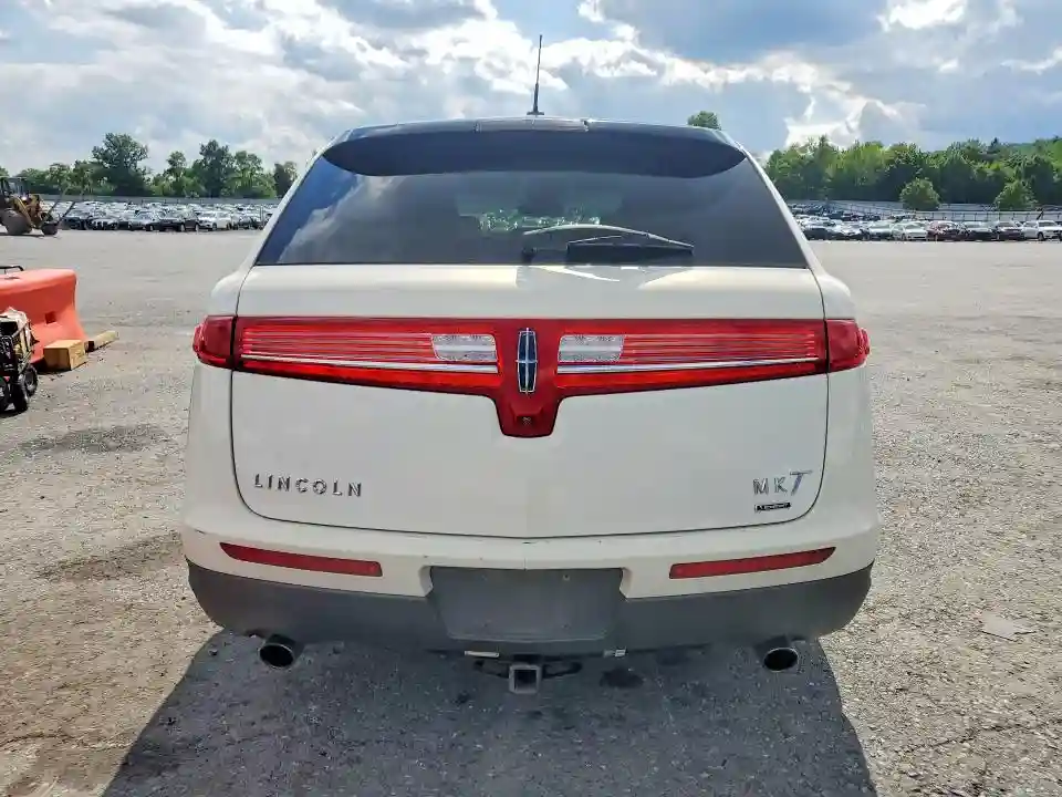 2LMHJ5AT2DBL55021 2013 LINCOLN MKT-5