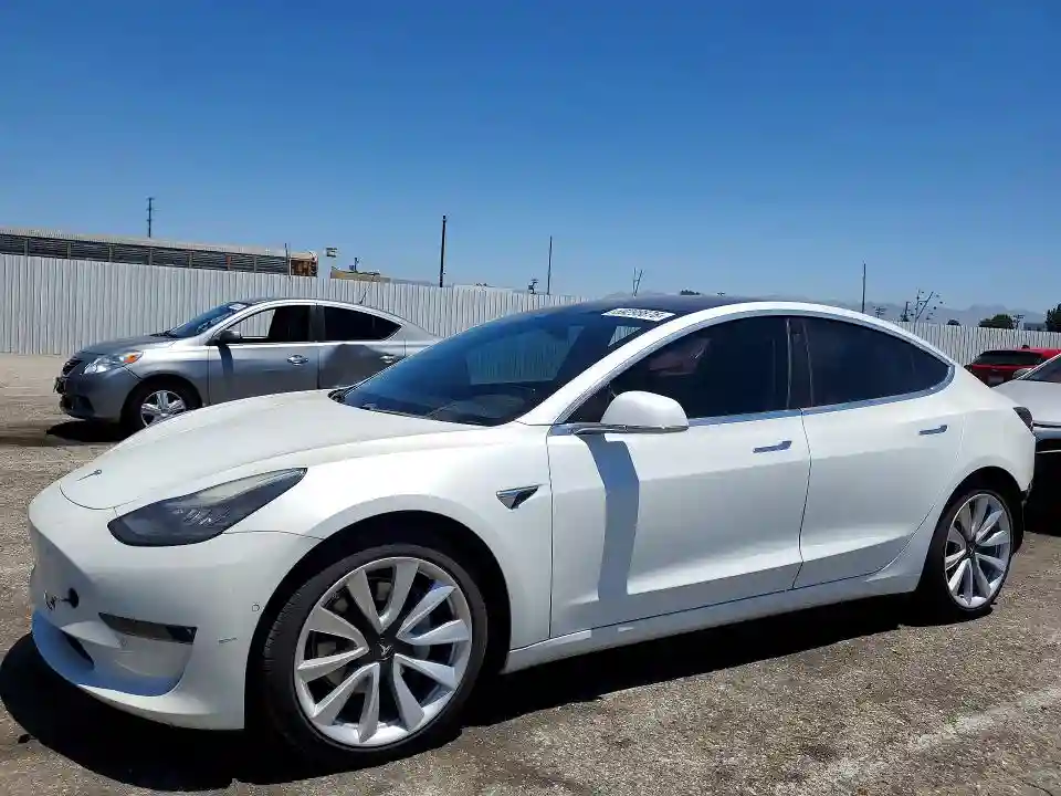 5YJ3E1EA3KF326952 2019 TESLA MODEL 3-0