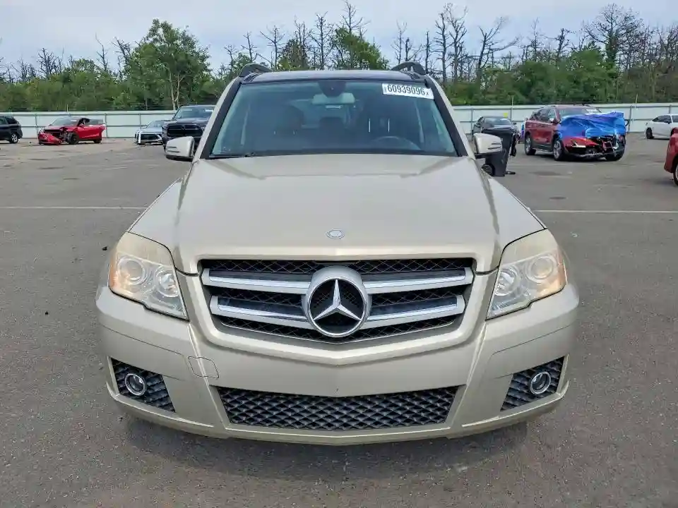 WDCGG8HB1BF674697 2011 MERCEDES-BENZ GLK-CLASS-4