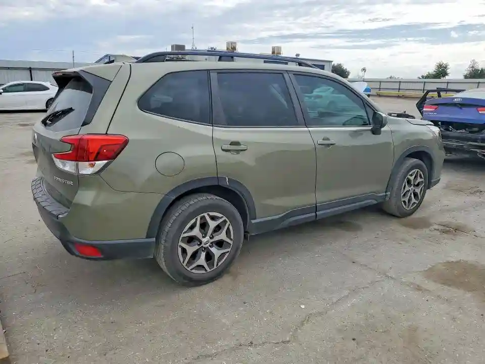 JF2SKAGC2KH592161 2019 SUBARU FORESTER-2