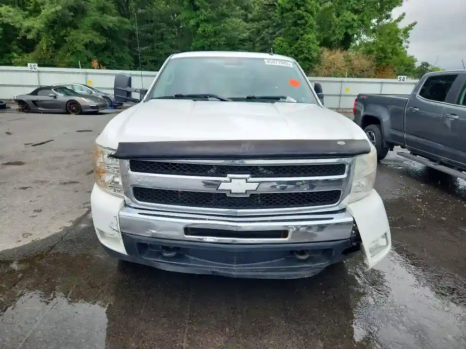 1GCRKSE3XBZ215982 2011 CHEVROLET SILVERADO-4