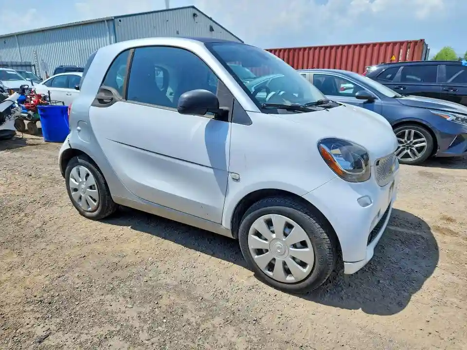 WMEFJ5DA9GK153905 2016 SMART FORTWO-3