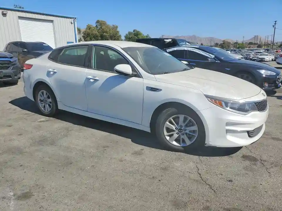 KNAGT4L32G5073805 2016 KIA OPTIMA-3