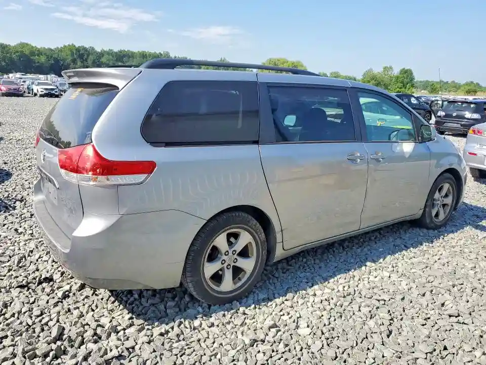 5TDKK3DC0BS053323 2011 TOYOTA SIENNA-2