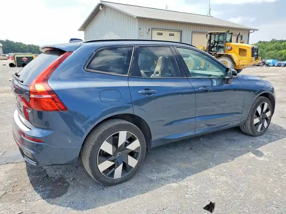 YV4H60RC8S1018013 2025 VOLVO XC60-2