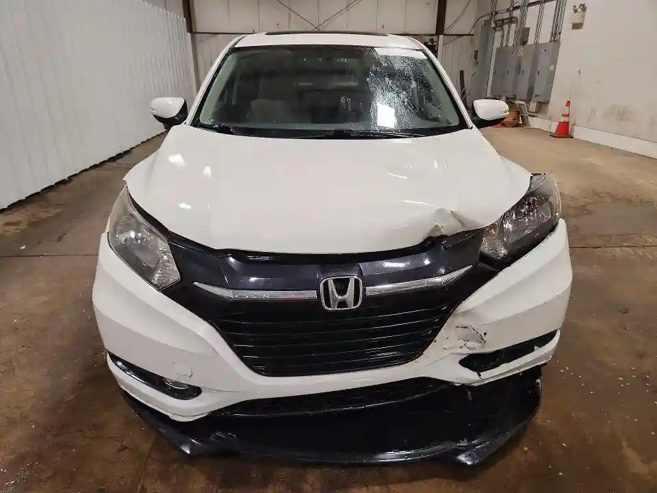 3CZRU6H52JM700772 2018 HONDA HR-V-4
