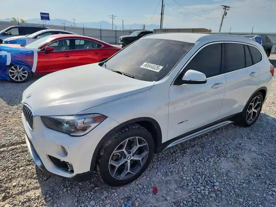 WBXHT3C31J5F89149 2018 BMW X1-0