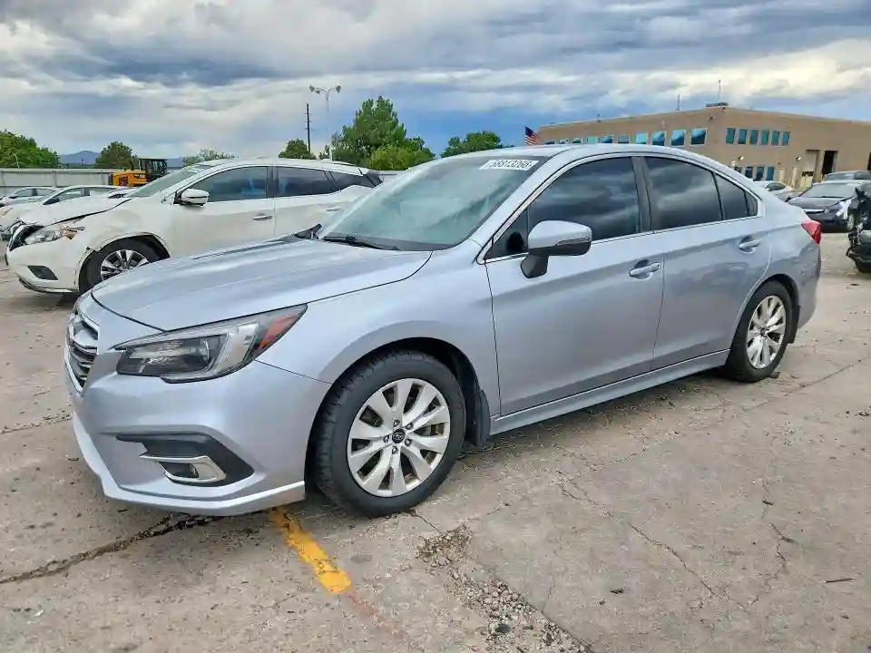 4S3BNEN60J3006174 2018 SUBARU LEGACY-0