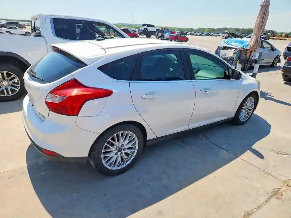 1FADP3N27DL108697 2013 FORD FOCUS-2