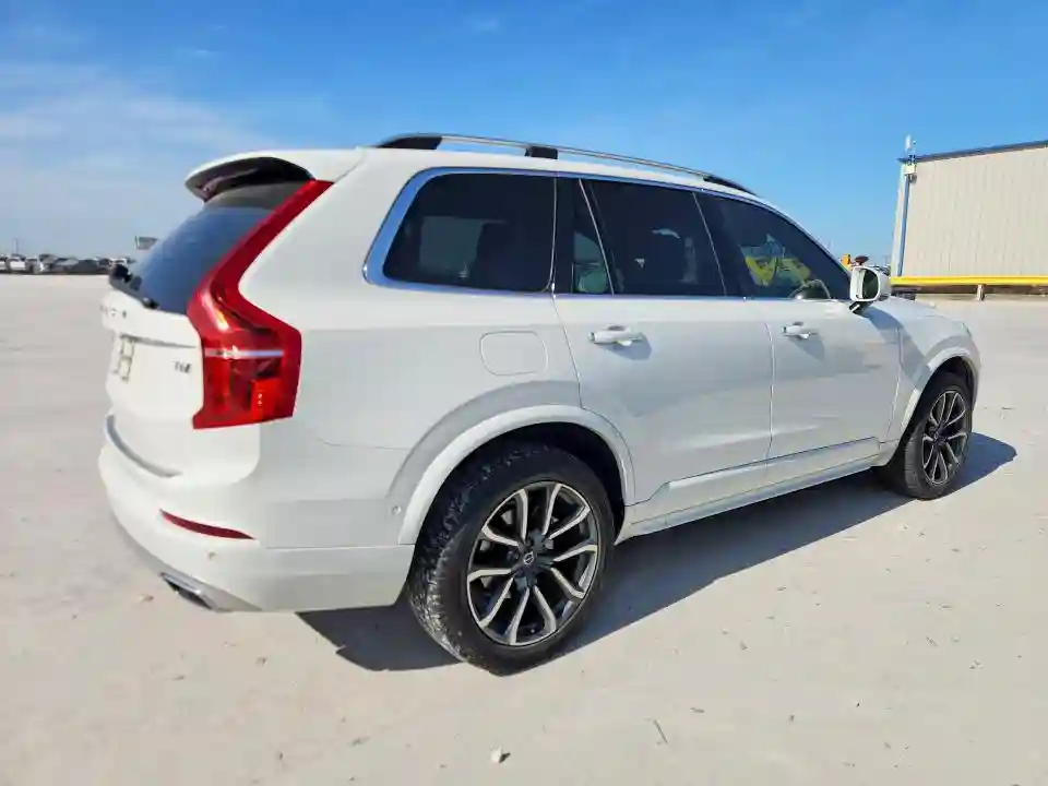 YV4A22PK3J1372510 2018 VOLVO XC90-2