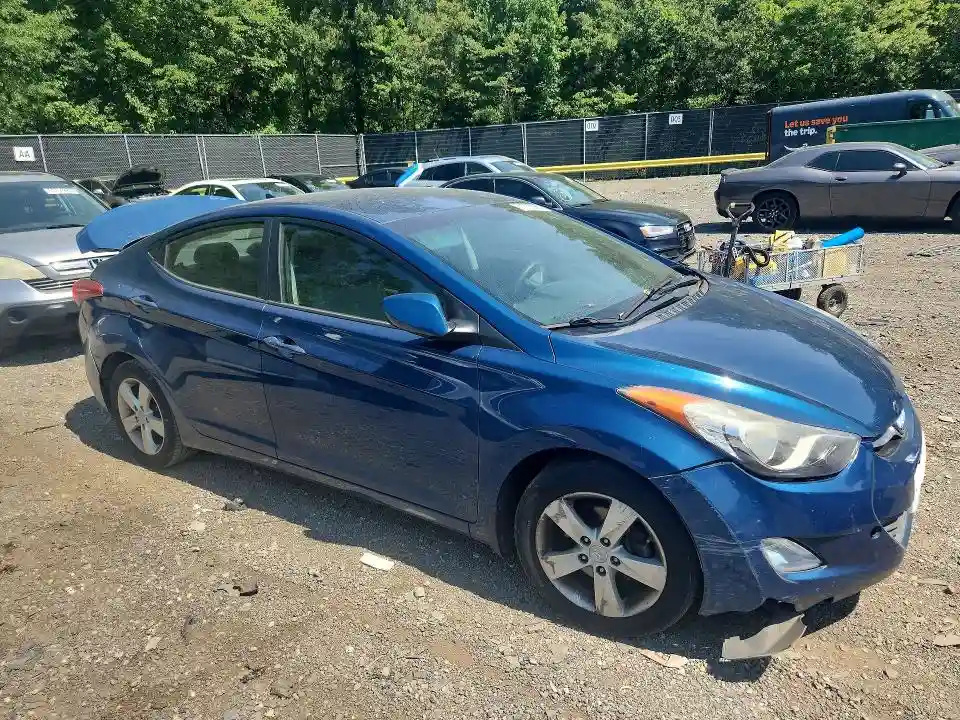 KMHDH4AE4DU955485 2013 HYUNDAI ELANTRA-3