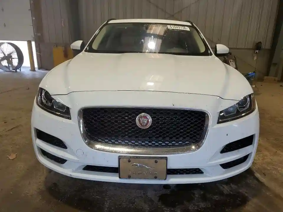 SADCJ2BV8HA884228 2017 JAGUAR F-PACE-4