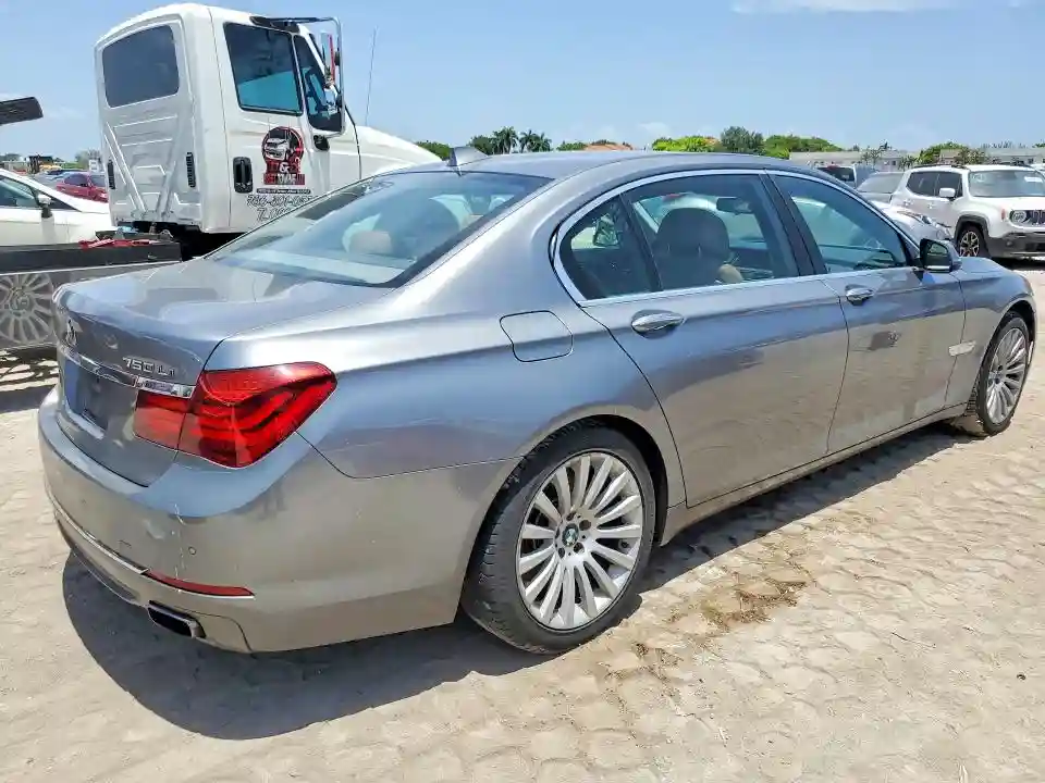 WBAYE8C51DDE22285 2013 BMW 7 SERIES-2