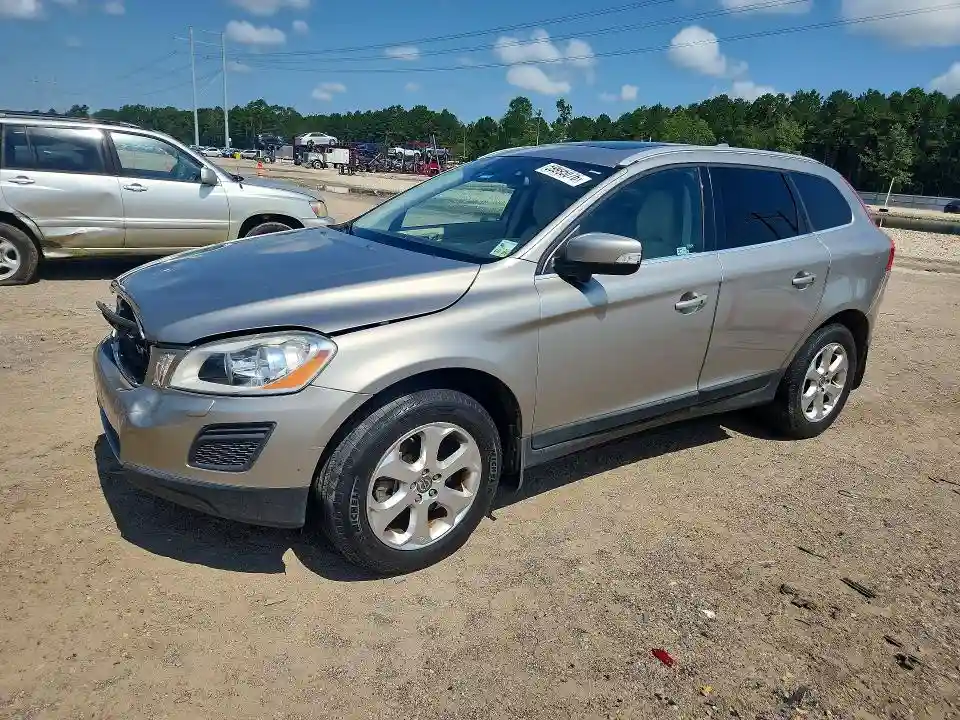 YV4952DL8D2409427 2013 VOLVO XC60-0