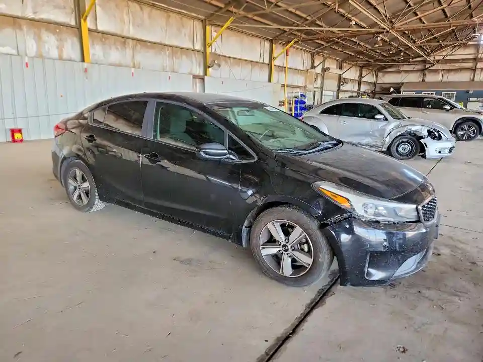 3KPFL4A73JE261135 2018 KIA FORTE-3