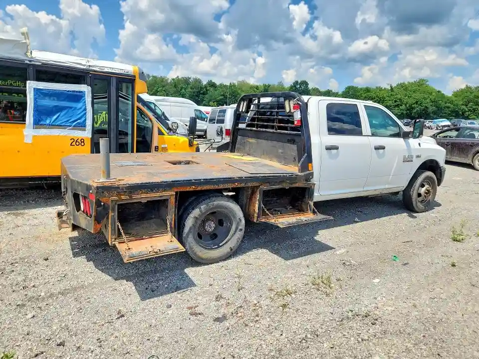 3C7WRTCJ2JG331667 2018 RAM 3500-2