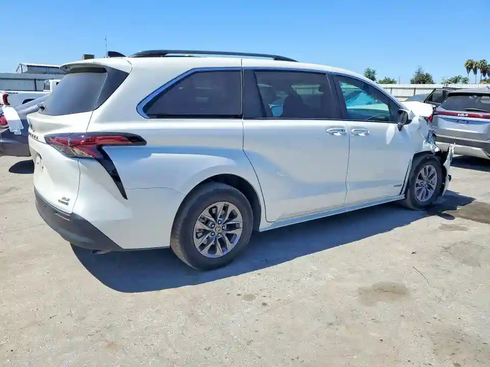 5TDJRKECXMS058130 2021 TOYOTA SIENNA-2