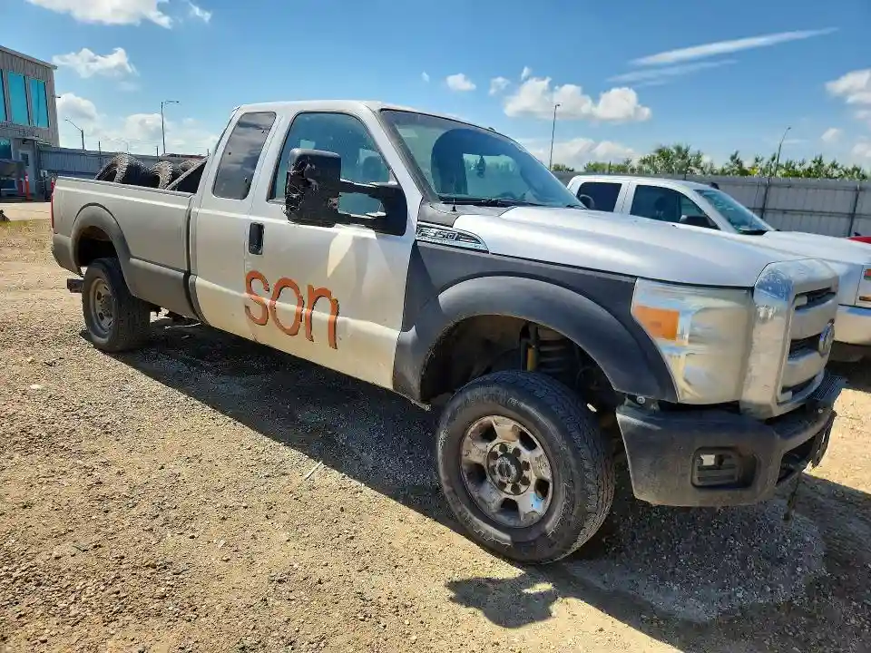 1FT8X3BT8CEC47572 2012 FORD F350-3