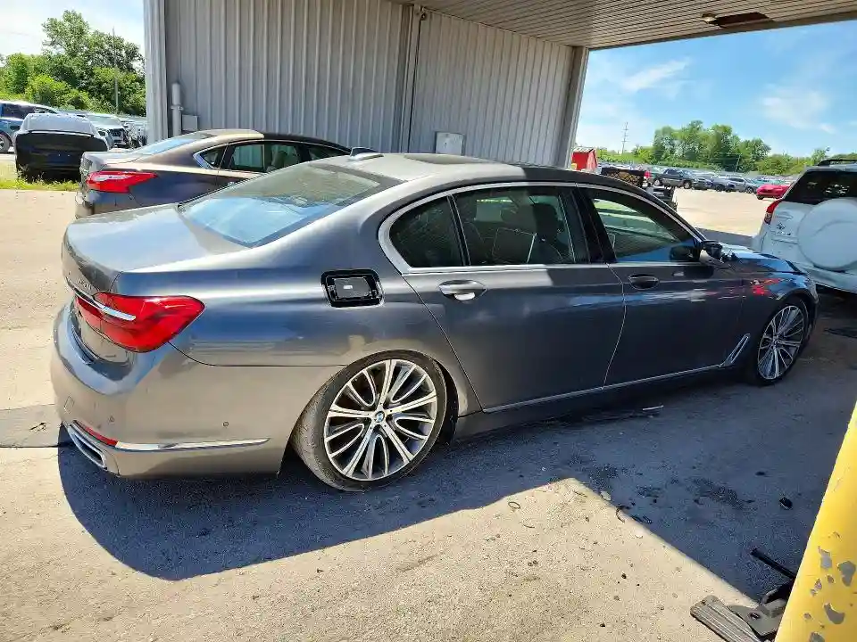 WBA7F2C57GGE12322 2016 BMW 7 SERIES-2