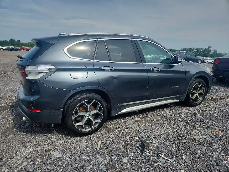 WBXHT3C33H5F72590 2017 BMW X1-2