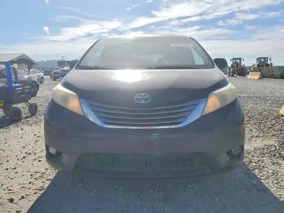 5TDYK3DC9FS584861 2015 TOYOTA SIENNA-4