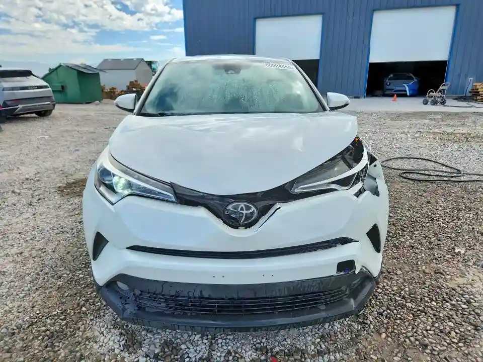 NMTKHMBX4JR027671 2018 TOYOTA C-HR-4