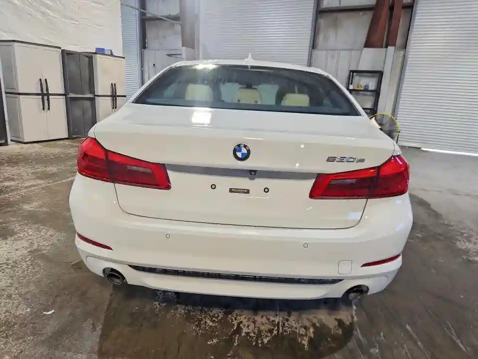 WBAJB1C55JB083990 2018 BMW 5 SERIES-5