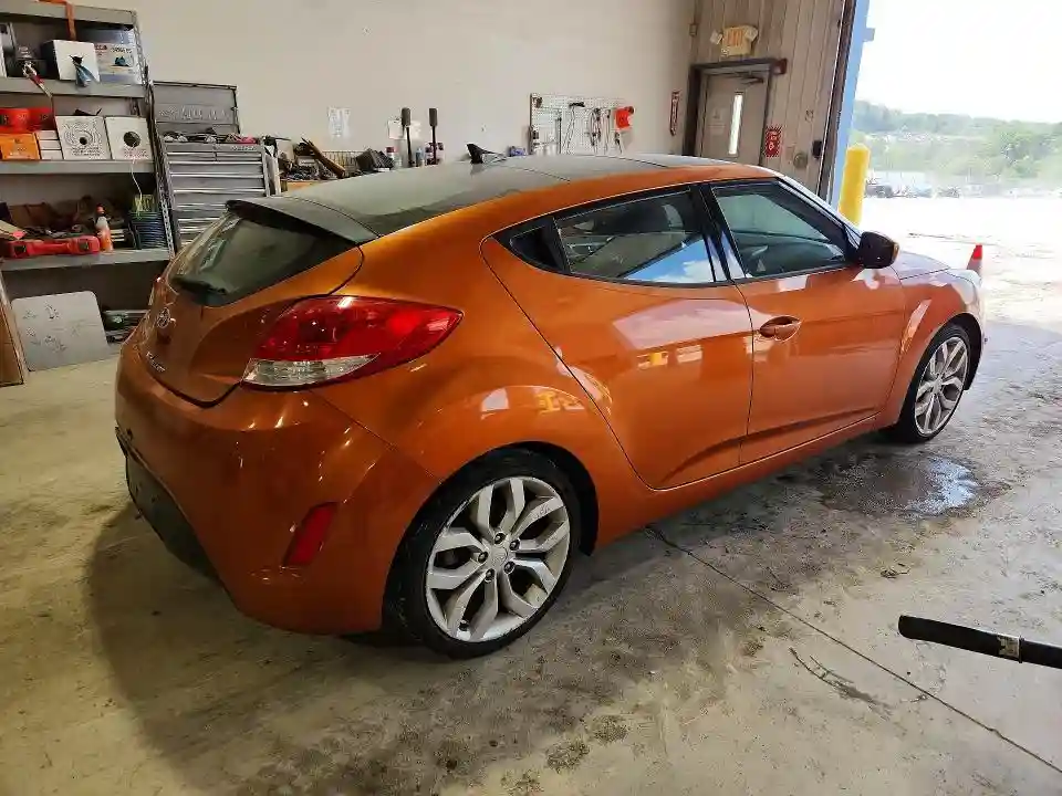 KMHTC6AD2DU087127 2013 HYUNDAI VELOSTER-2