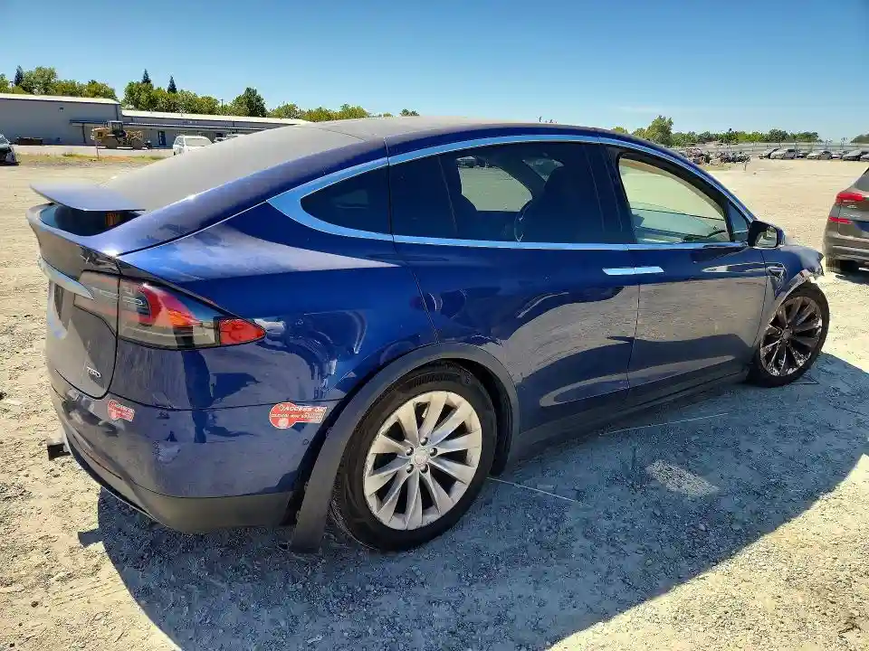 5YJXCBE25HF068805 2017 TESLA MODEL X-2