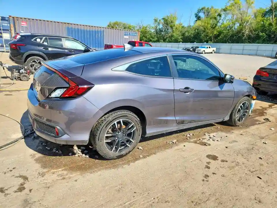 2HGFC3B31JH352772 2018 HONDA CIVIC-2